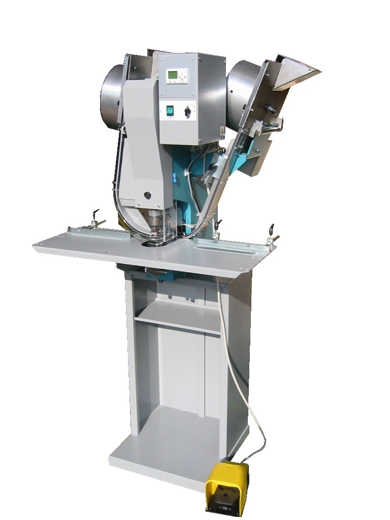 E1W: Machine de pose oeillets automatique autoperforante à double distributeur