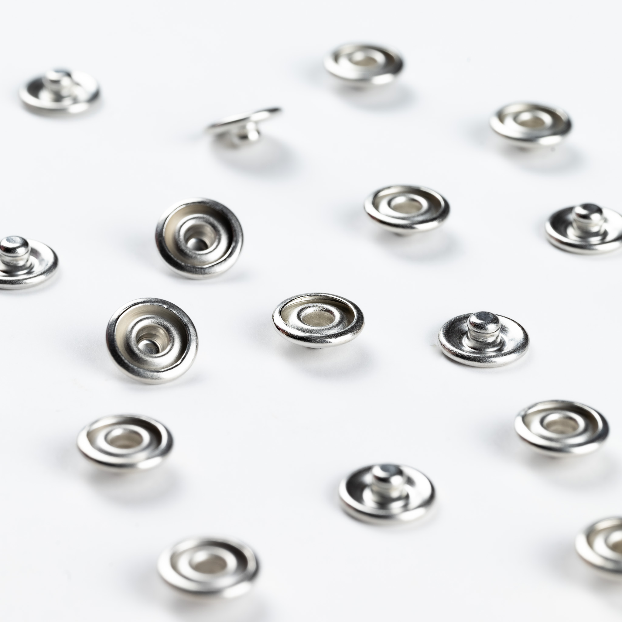 Bouton pression à griffes M1