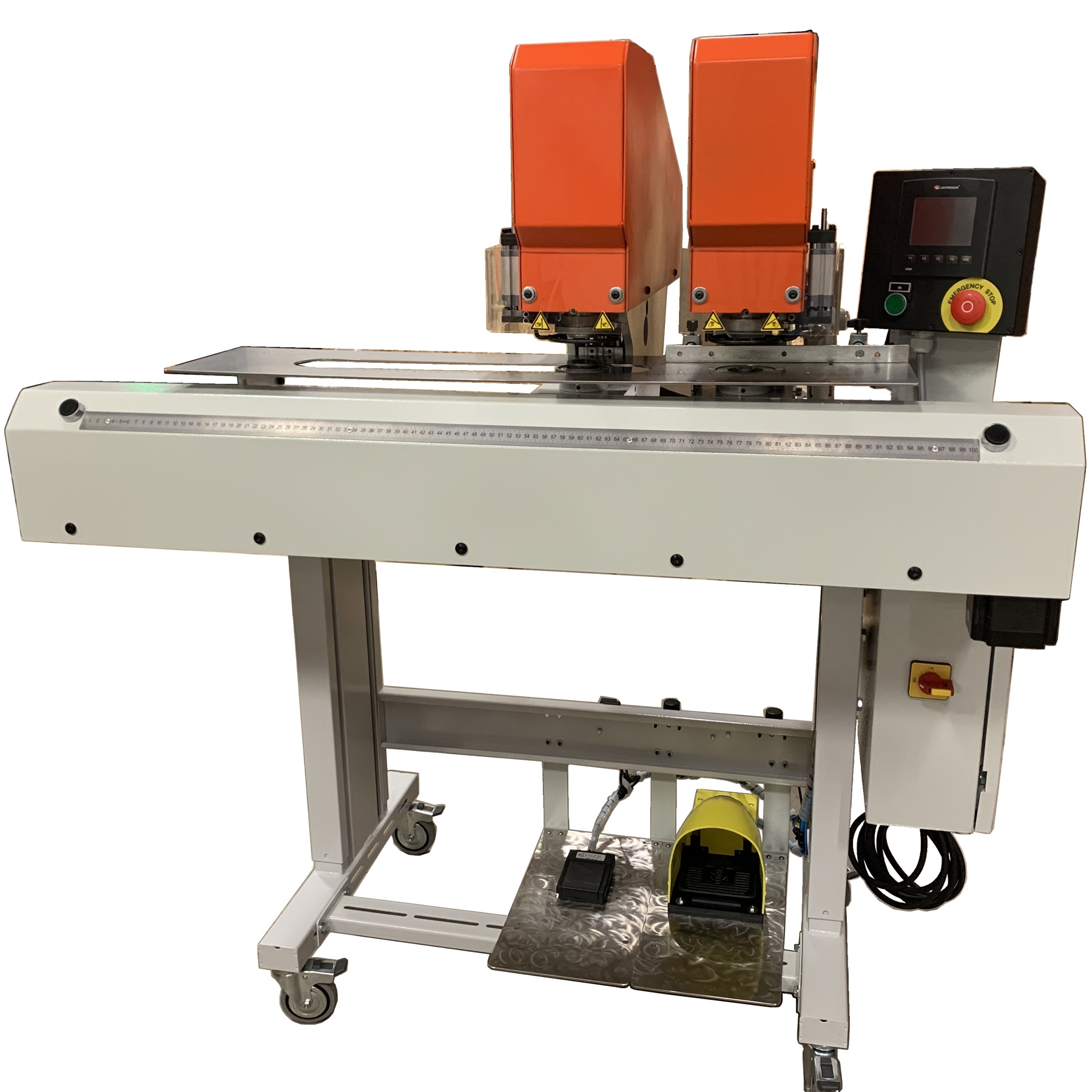 X2PLC : Machine spéciale à œillets de rideaux